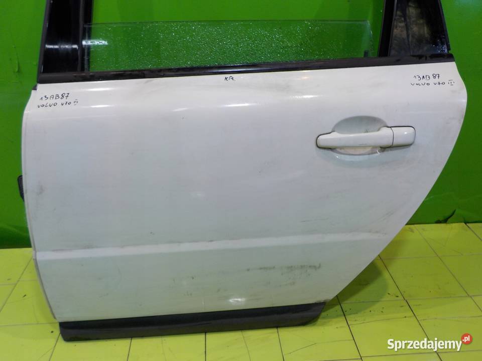 VOLVO V70 III 24 D5 09r drzwi lewe tyl kompletne Suków sprzedam