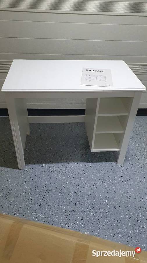 Białe biurko Brusali Ikea Gnieżdżewo