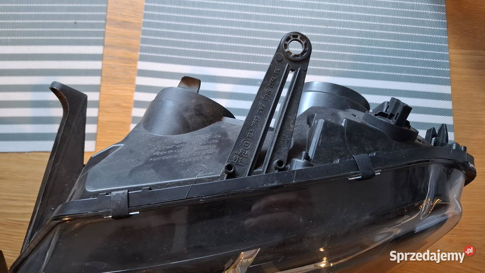 Reflektory lampy DACIA DUSTER I 1 LIFT LAMPA osobowe Oświetlenie Brzeg