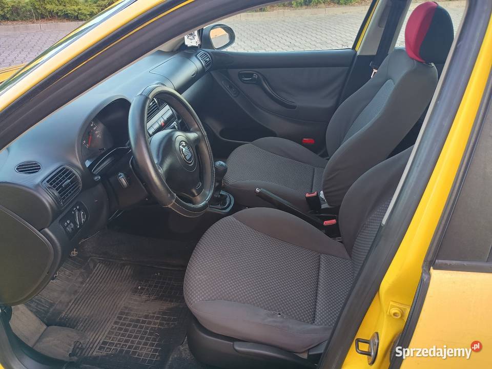 Seat Leon benzyna 16 SR 2003 roku Oleśnica sprzedam