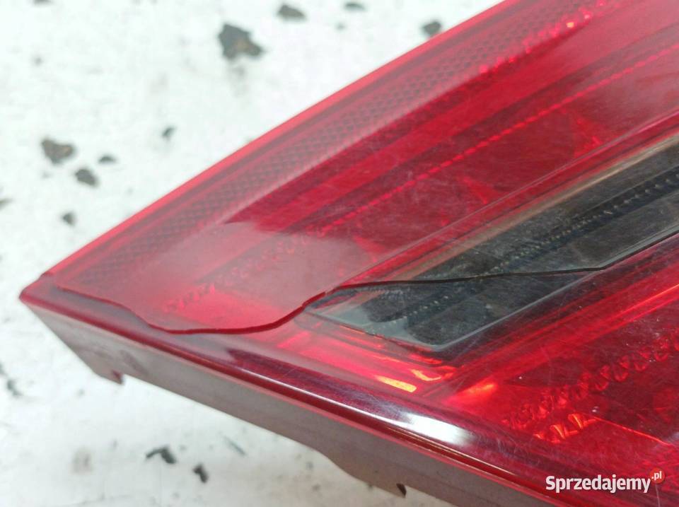 LAMPA TYŁ LEWA SEDAN LIFT USZK MercedesBenz