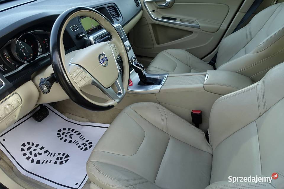 VOLVO V60 CROSS COUNTRY SKÓRA AUTOMAT FULL kamera cofania V60