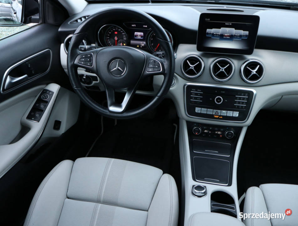 Mercedes GLA GLA 200 benzyna mazowieckie Piaseczno