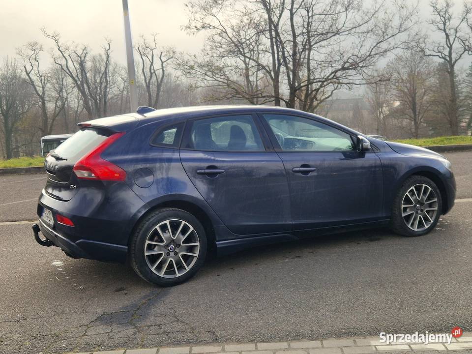 Volvo V40 D4 190 zadbany asystent pasa ruchu Dukla