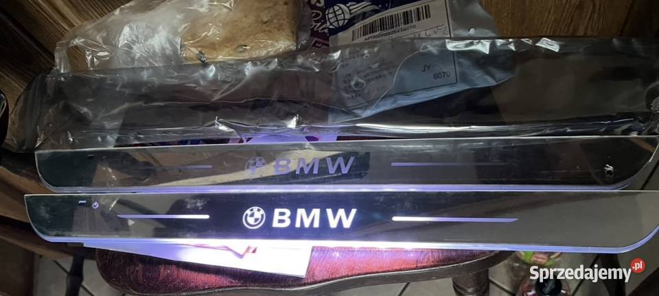 Listwa progowa BMW podświetlana USB Nisko