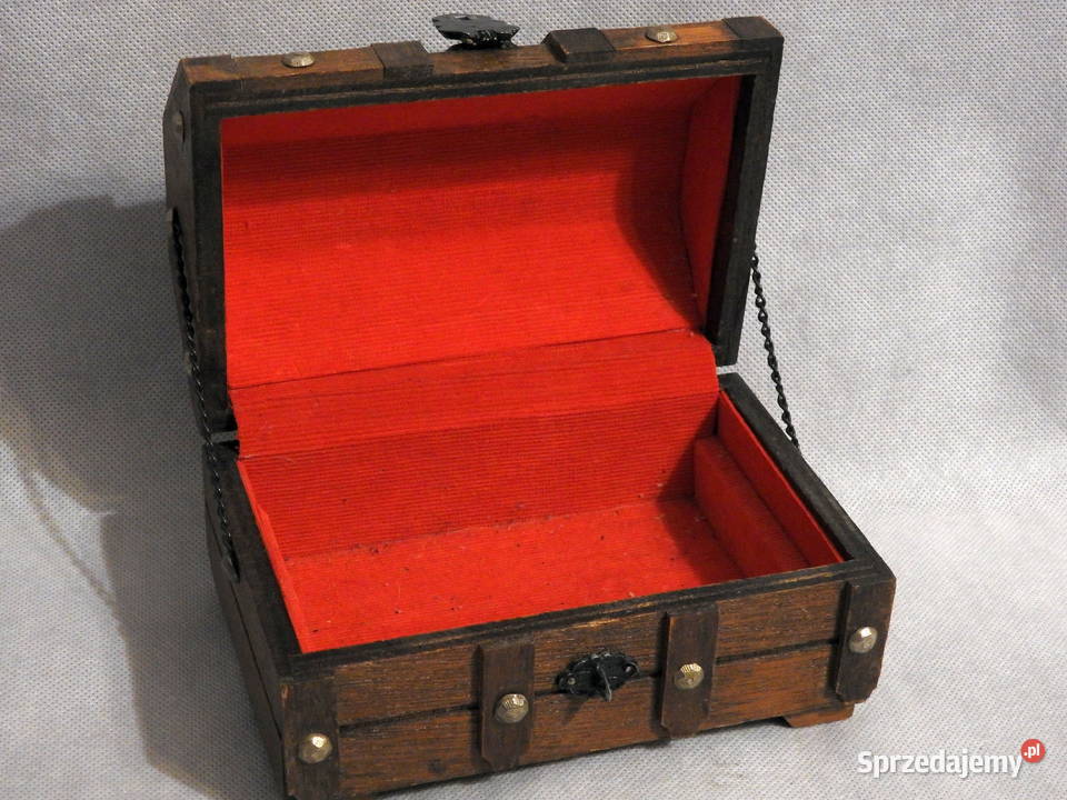 Drewniany kufer z metalowymi okuciami kujawsko-pomorskie Inowrocław sprzedam