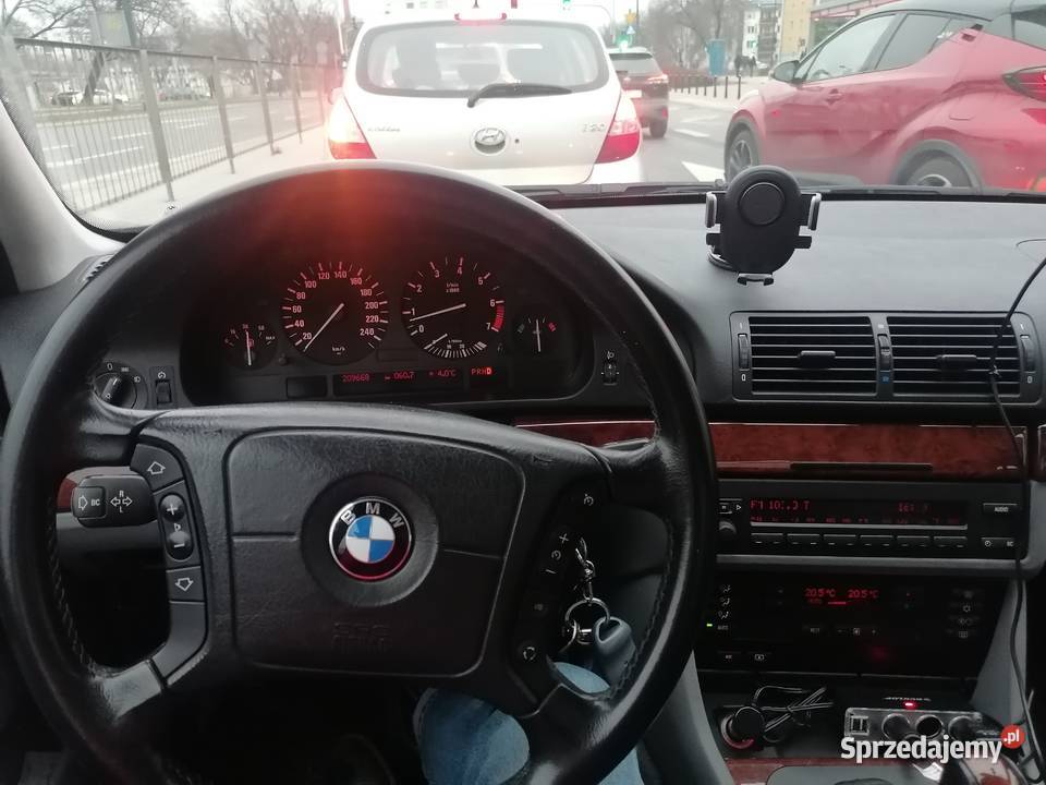 BMW 528iA orientblau z Hiszpanii niski przebieg nieuszkodzony Warszawa