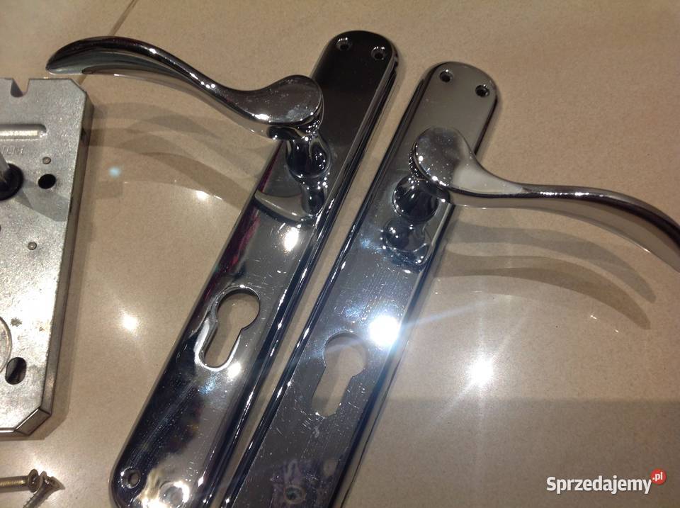 Komplet Klamek z Szyldem do Drzwi z Zamkiem Nowa Sól