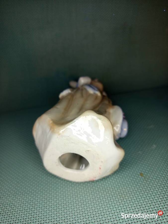 Porcelanowa figurka eleganckiej damy z sprzedam