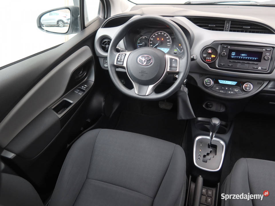 Toyota Yaris 15 Hybrid biały Toyota śląskie Katowice