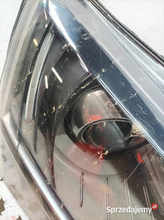 LAMPA PRZÓD PRAWA XENON USZKODZONA 3V1941018A Rok produkcji 2017