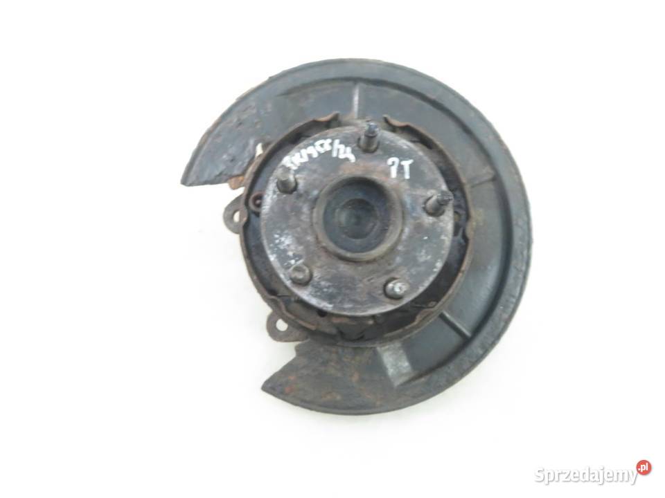 PIASTA TYLNA PRAWA TOYOTA COROLLA Verso E12 22