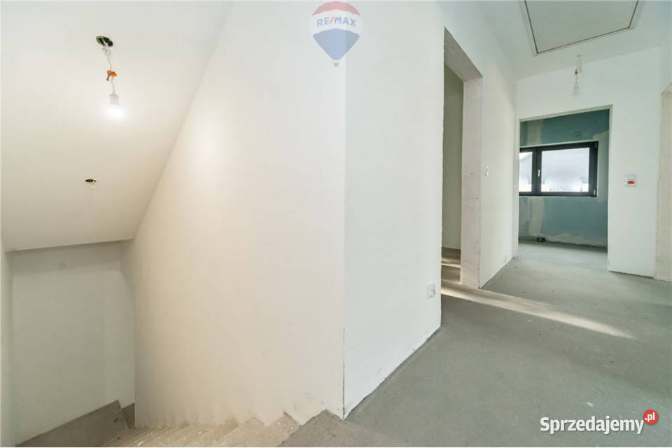 Nowy ekonomiczny dom w zabudowie bliźniaczej