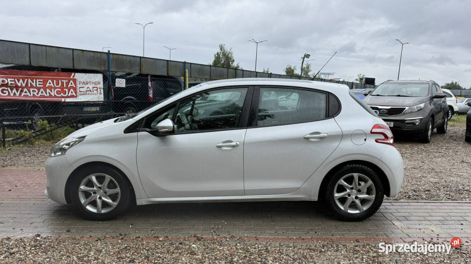 Peugeot 208 12 vti 82 panorama klima Navi tablet 82KM Gdańsk sprzedam