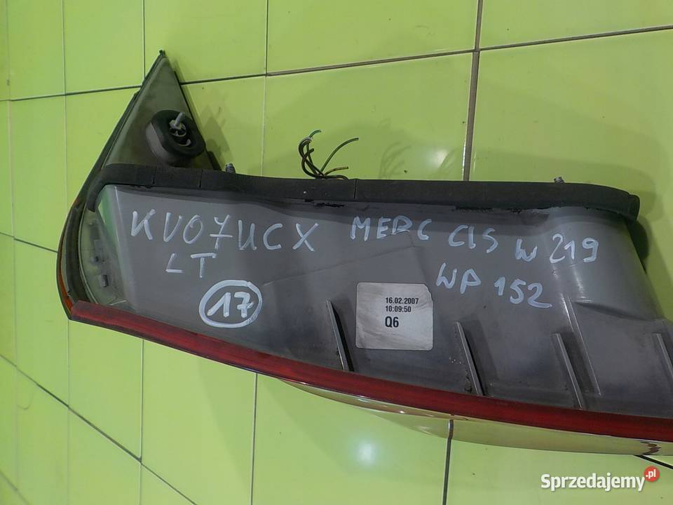 MERCEDES CLS W219 30 CDI 07r 5D lampa lewa tyl Suków