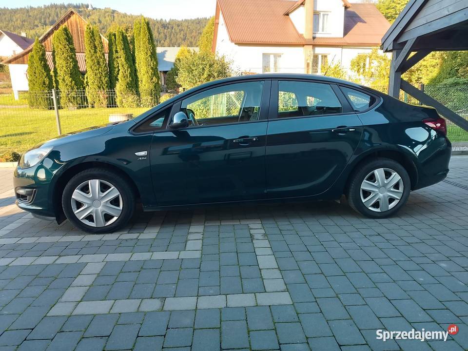 Opel Astra 14 Turbo Polski salon niski przebieg nieuszkodzony Astra Limanowa