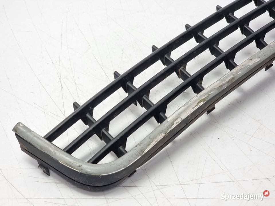 KRATKA ZDERZAKA PRZÓD AUDI A8 D2 Pozostałe