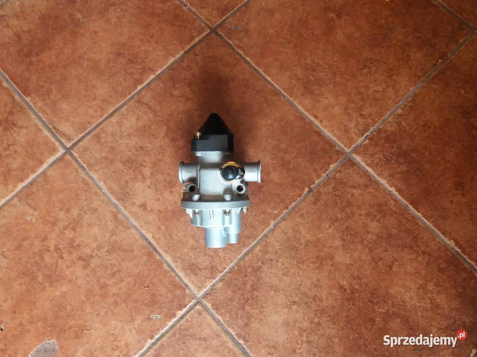 Zawór Regulator Ciśnienia Powietrza URSUS 914 nieuszkodzony Garwolin sprzedam