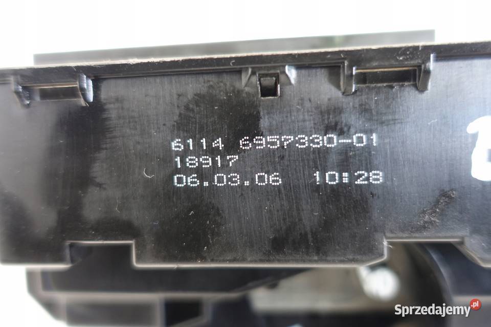 BMW E60 M5 50 V10 SKRZYNKA BEZPIECZNIKÓW 6957330