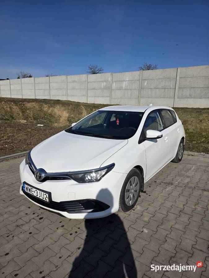 Toyota auris 14 diesel 2015r 1400cm3 Warszawa sprzedam