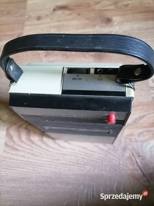 Stary magnetofon kasetowy