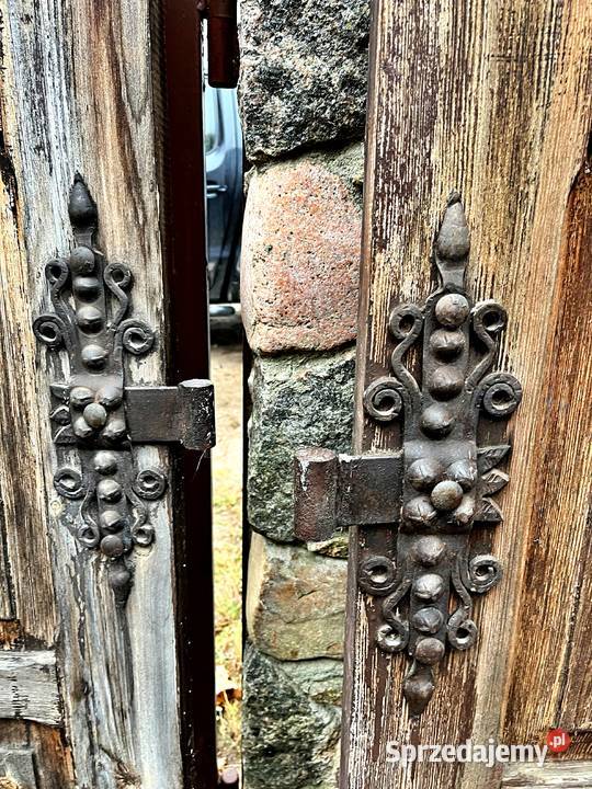 Drewniane drzwi garażowebrama z pięknymi Łódź