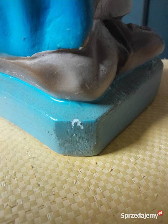 Figura Matki Boskiej z dwoma aniołami Strzebiń