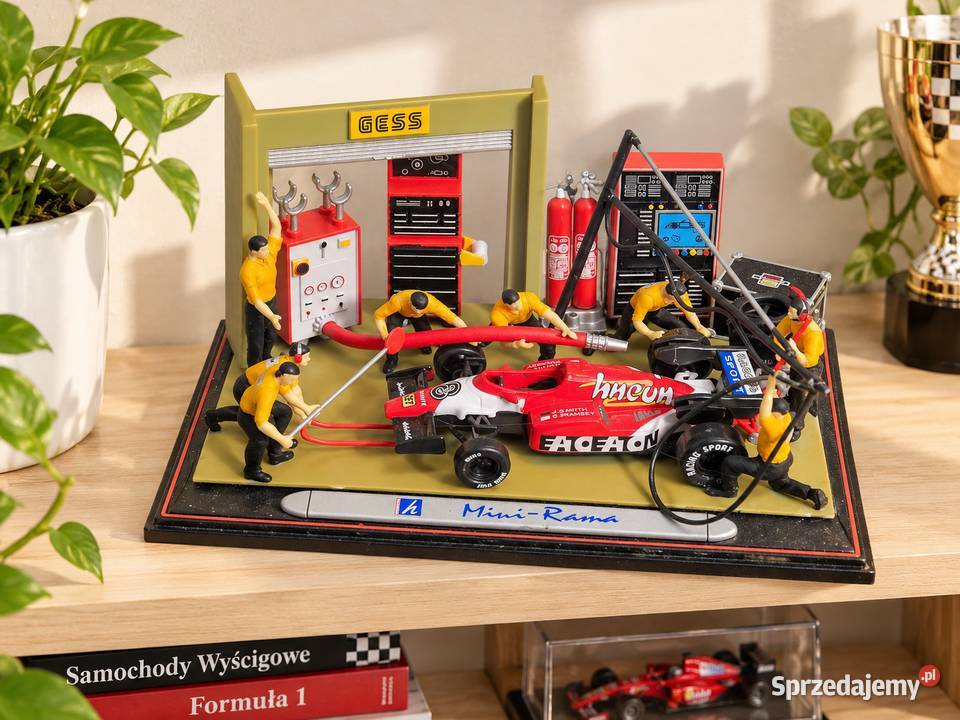 MiniRama 143 Samochód F1 w Poddębice