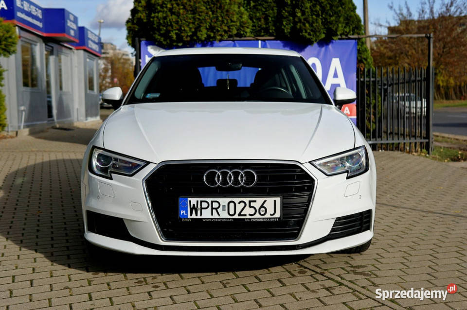 Audi A3 salon Polska bezwypadkowy 15 150 automat nawigacja A3 Warszawa sprzedam