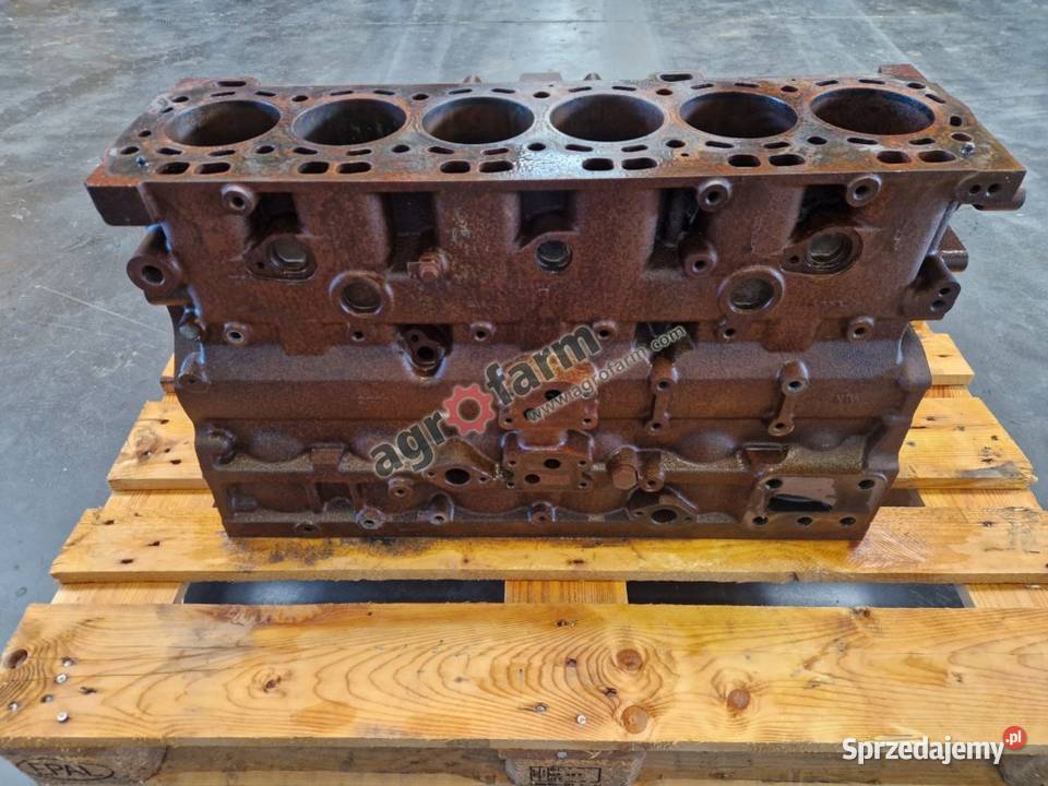 Blok silnika Massey Ferguson 7475 6480 5475 Byków