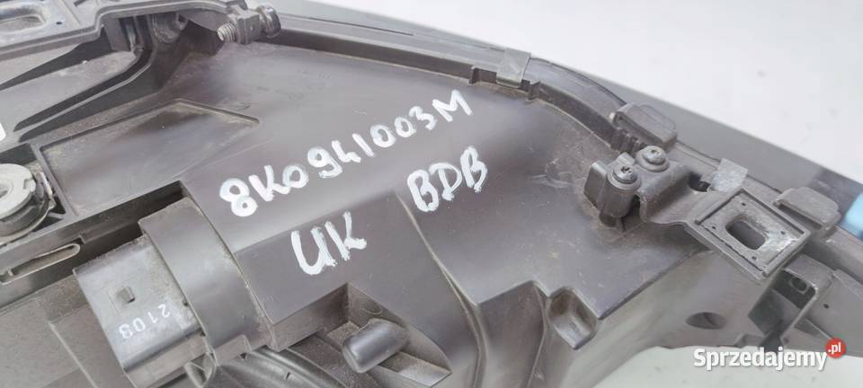 REFLEKTOR LEWY AUDI A4 B8 LIFT UK 8K0941003M Lampy przednie Przystajń