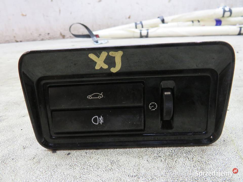 PRZYCISK KLAPY JAGUAR XJ X351 AW9311654AA osobowe