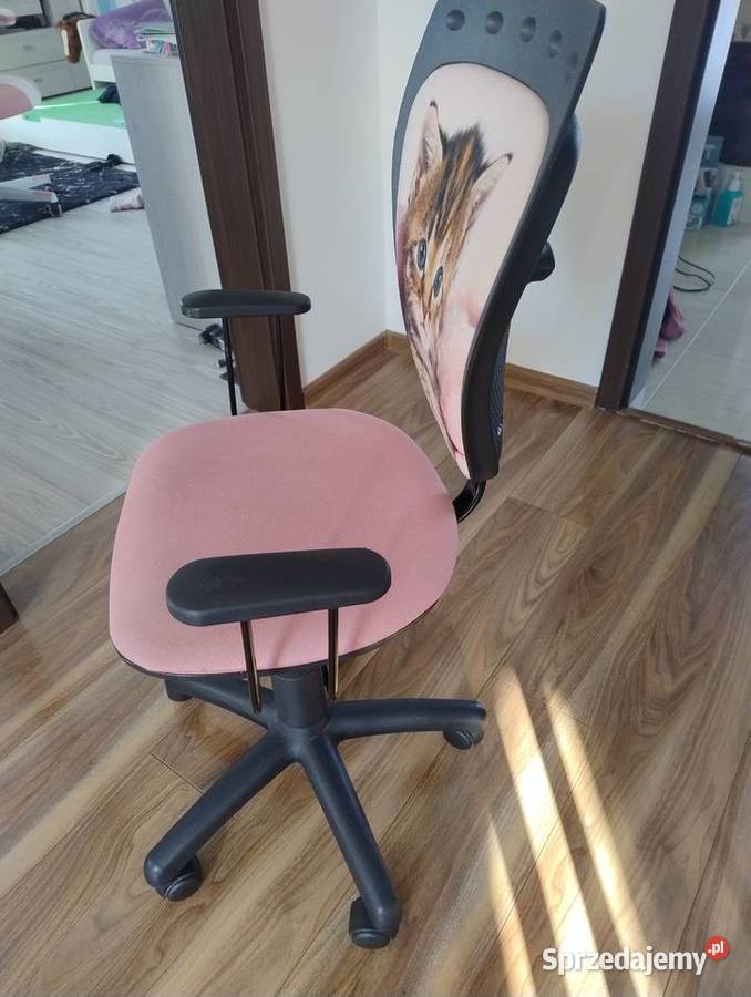 Krzesła dziecięce ładne