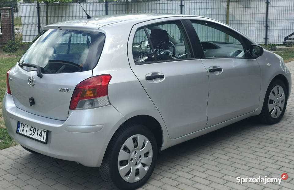 Toyota Yaris 133 Benzyna Serwisowany Gwarancja świętokrzyskie Piekoszów sprzedam