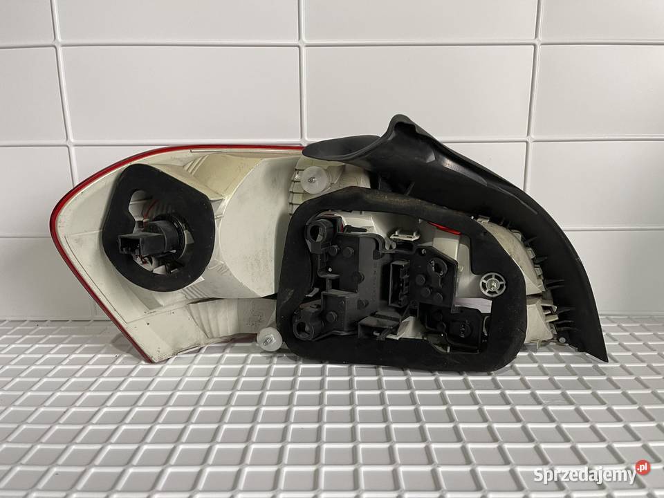 BMW 1 PRAWA LAMPA TYŁ CABRIO Prawe Ostroróg