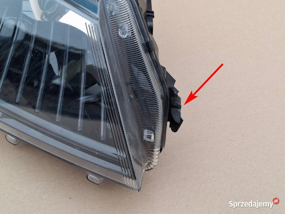 SKODA OCTAVIA 3 III REFLEKTOR PRAWY BIXENON LED osobowe lubuskie Bieleń