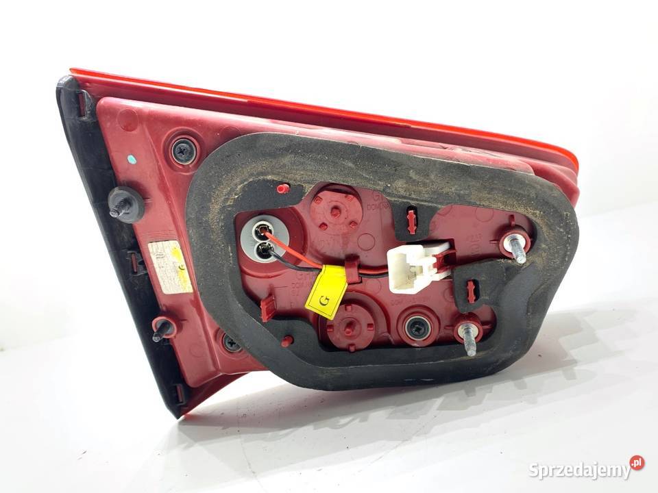 LAMPA TYŁ PRAWA WEWNĘTRZNA KIA SPORTAGE III Lampy tylne sprzedam