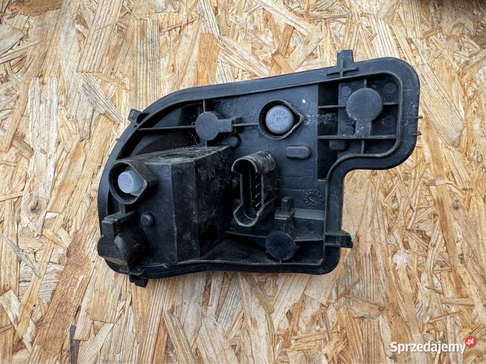 Wkład lampy tył prawy rh Fiat 500 27043201 prawe Międzychód sprzedam