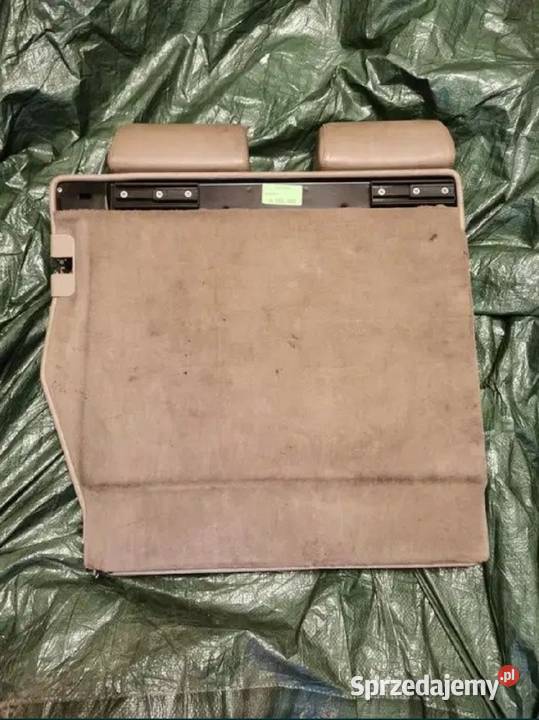 Beżowa kanapa BMW E34 kombi