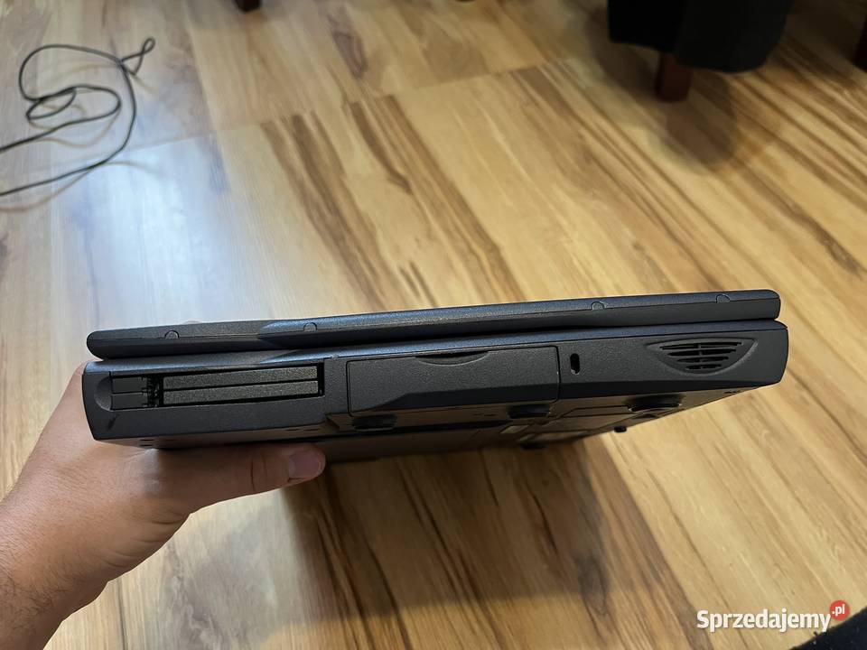 Zabytkowy laptop DELL PP01L C510C610