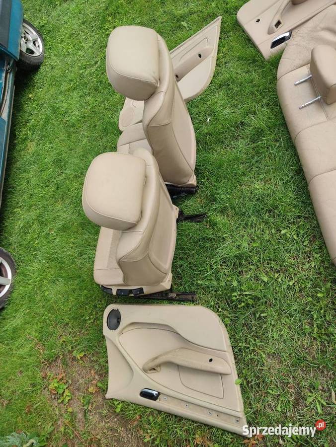 Fotele kanapa skóra beż sedan bmw e46 części Rok produkcji 1998 zachodniopomorskie Kołobrzeg sprzedam