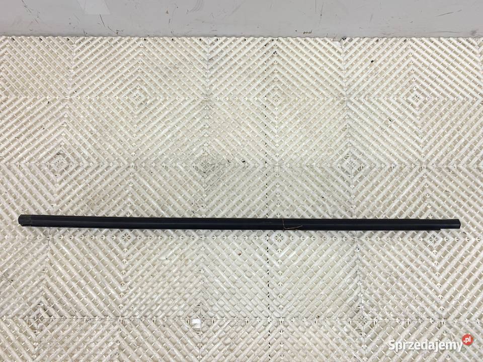 LISTWA ZGARNIAJĄCA PRZÓD LEWY VW GOLF VII osobowe Listwy