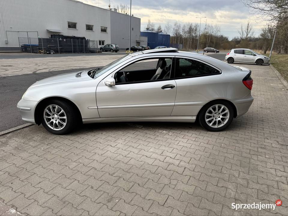 Mercedes W203 32 benzyna V6 104 radio Klasa C