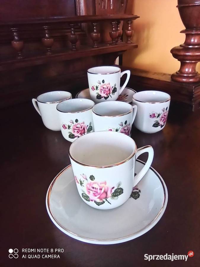 6 Filiżanek z różami z białej porcelany Gdańsk
