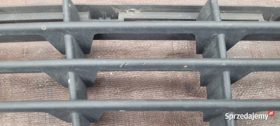 KRATKA ZDERZAKA ŚRODKOWA VOLVO S40 V50 0407