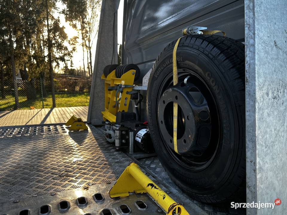 Volkswagen Crafter 25 TDI LawetaPomoc Kołbiel