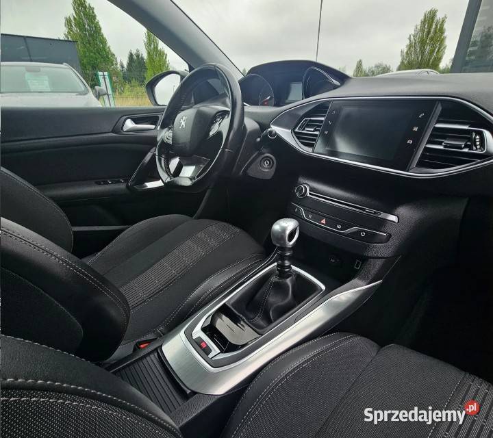 Peugeot 308 130 benzyna 2018r przebieg Kutno sprzedam