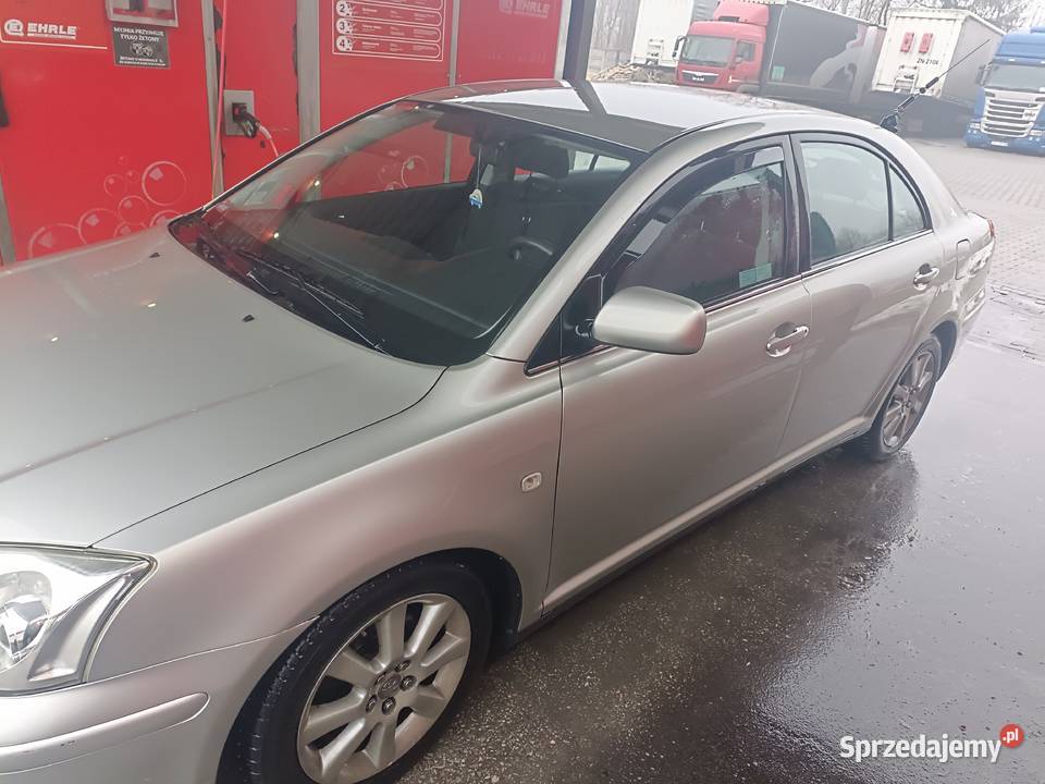 Toyota Avensis 18 benzyna hatchback nieuszkodzony Avensis Koniecpol