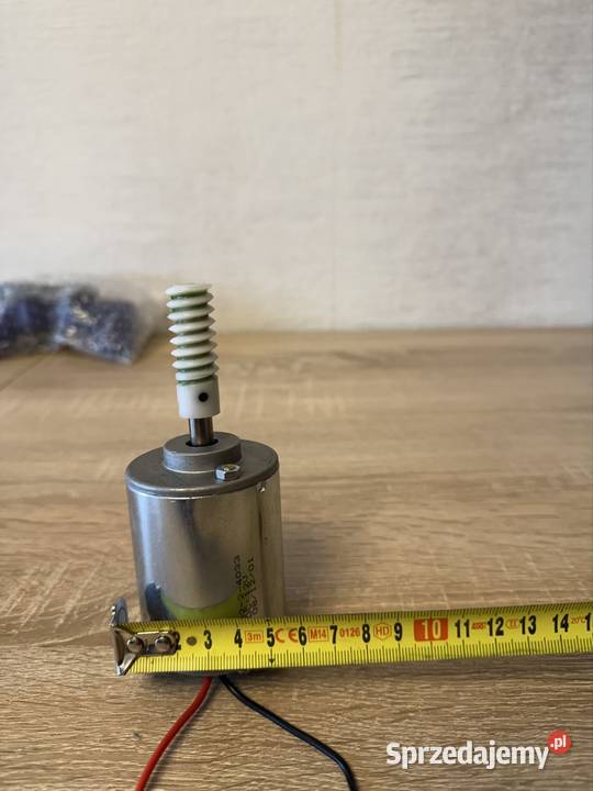 Silnik prądu stałego 12V DC z wałem ślimakowym Łódź