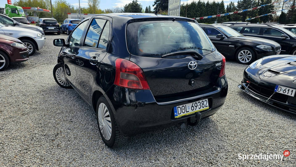 Toyota Yaris 13 Benzyna LPG 5 Drzwi Klima isofix sprzedam